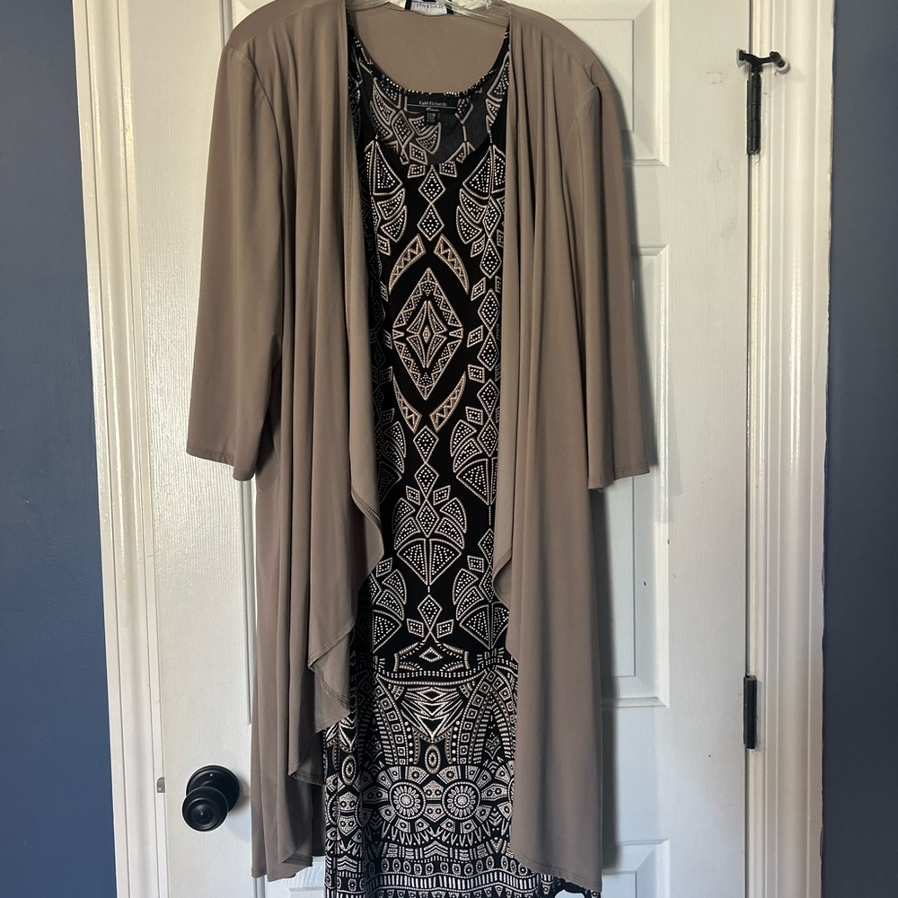 R&M Richards Black & White Geometric Print Dress